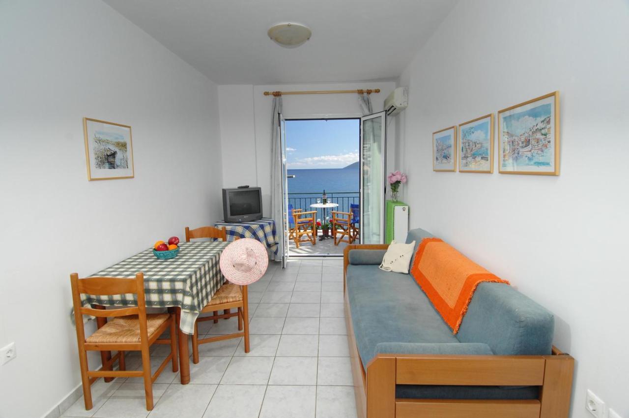 Alexis Studios And Apartments Agia Efimia Bagian luar foto