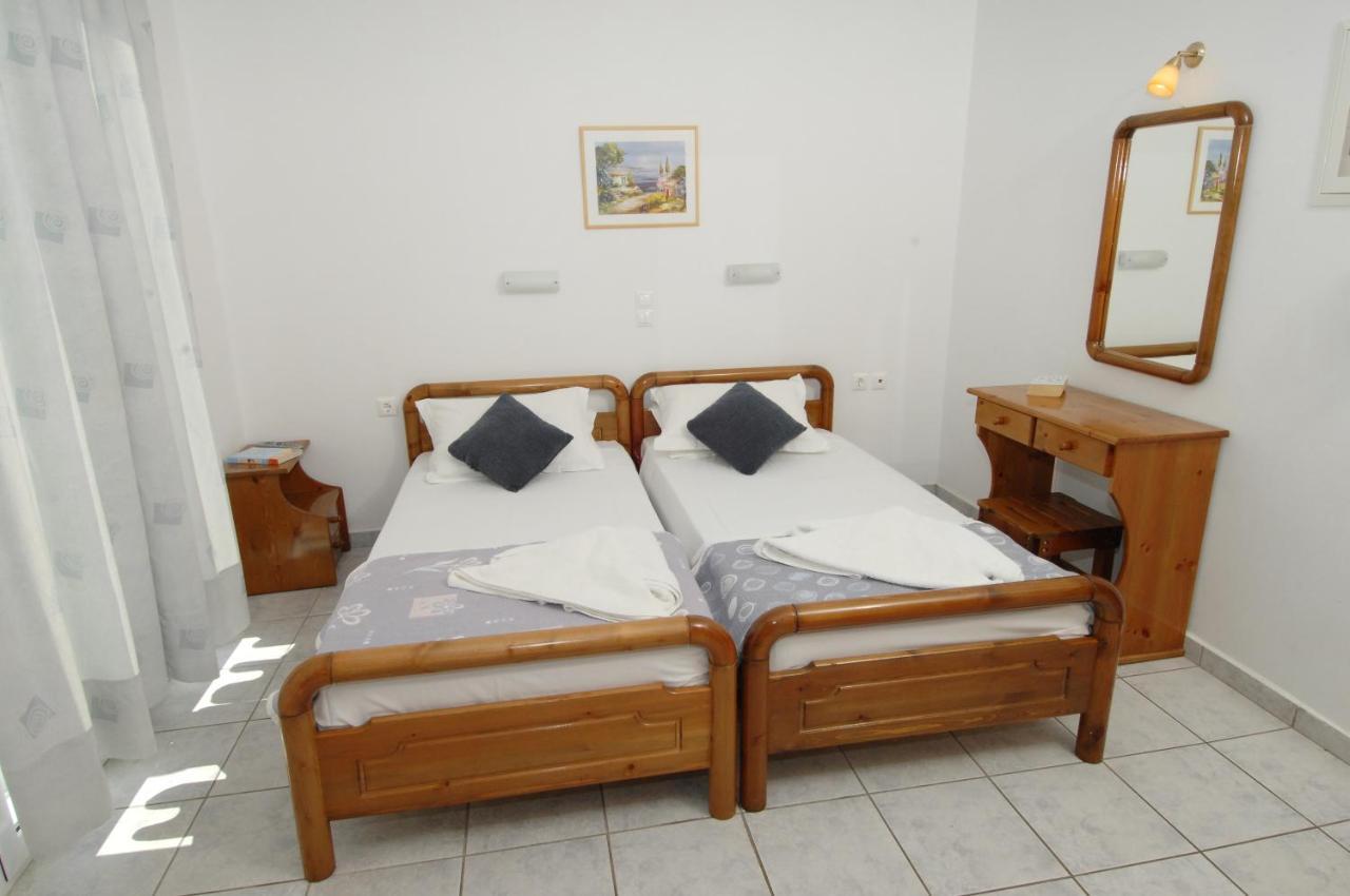 Alexis Studios And Apartments Agia Efimia Bagian luar foto